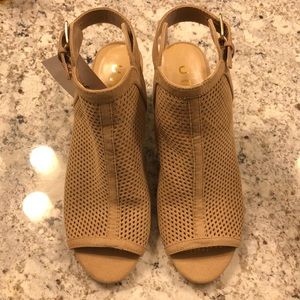 NEW Unisa Pryce Sandals Size 6.5